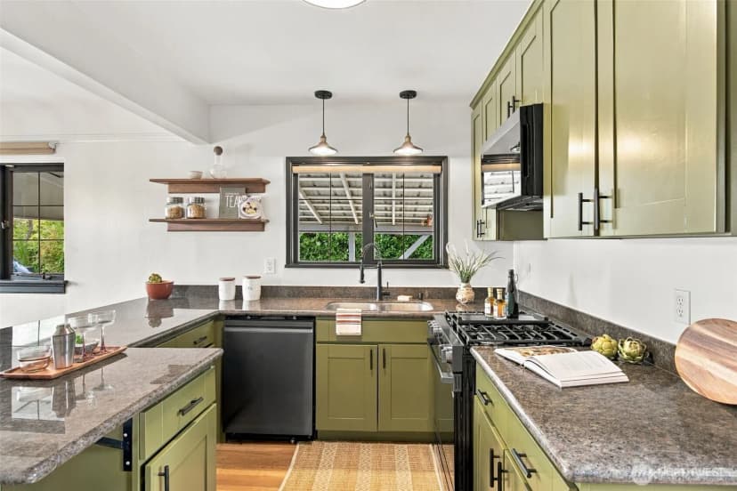 Property photo for 7944 Seward Park Avenue S, Seattle photo 16