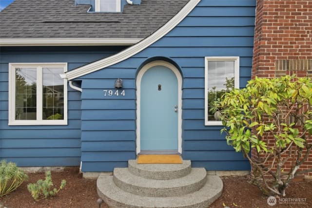 Property photo for 7944 Seward Park Avenue S, Seattle photo 3