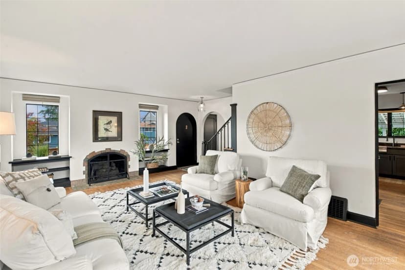 Property photo for 7944 Seward Park Avenue S, Seattle photo 10