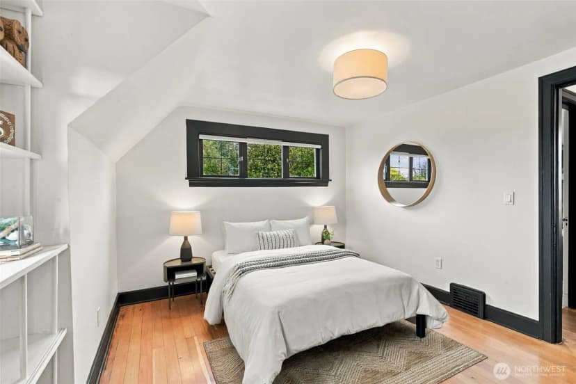 Property photo for 7944 Seward Park Avenue S, Seattle photo 27