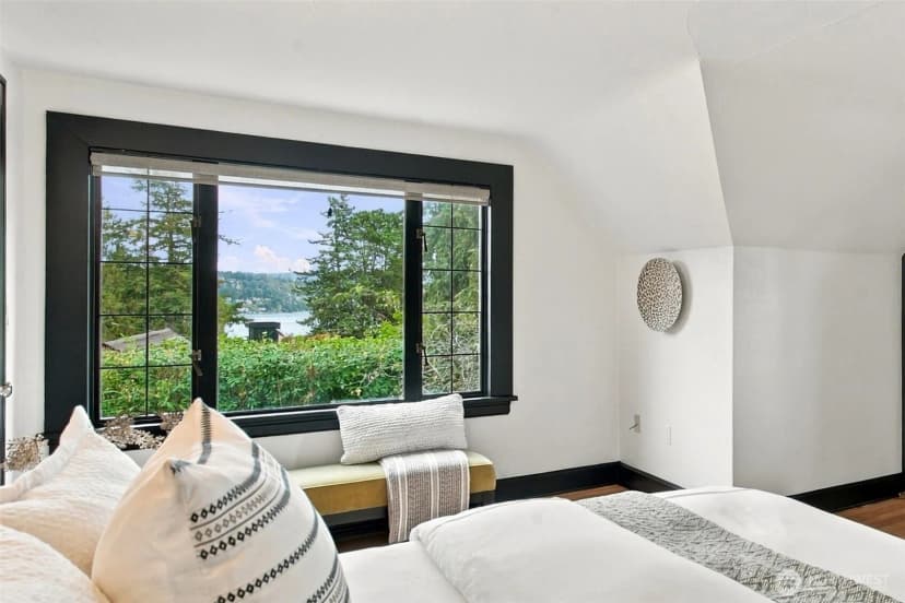 Property photo for 7944 Seward Park Avenue S, Seattle photo 19