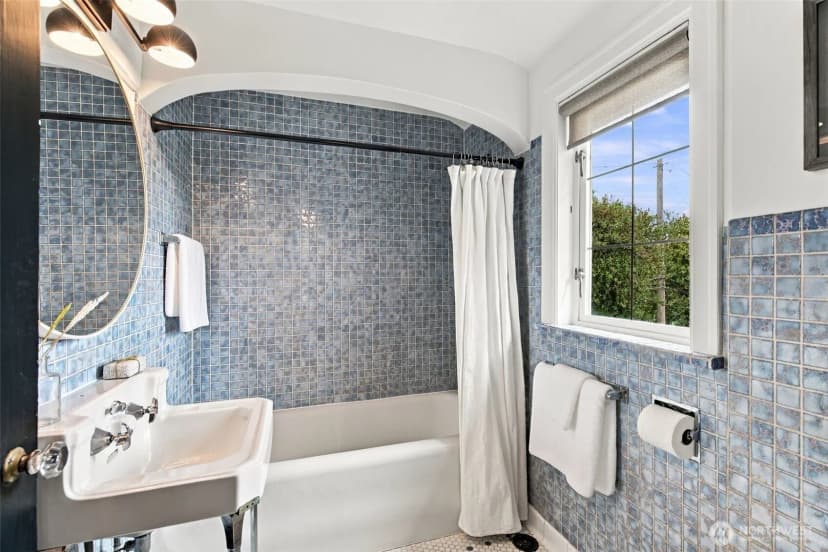 Property photo for 7944 Seward Park Avenue S, Seattle photo 24