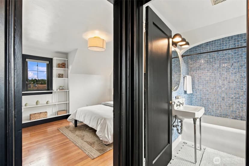 Property photo for 7944 Seward Park Avenue S, Seattle photo 25