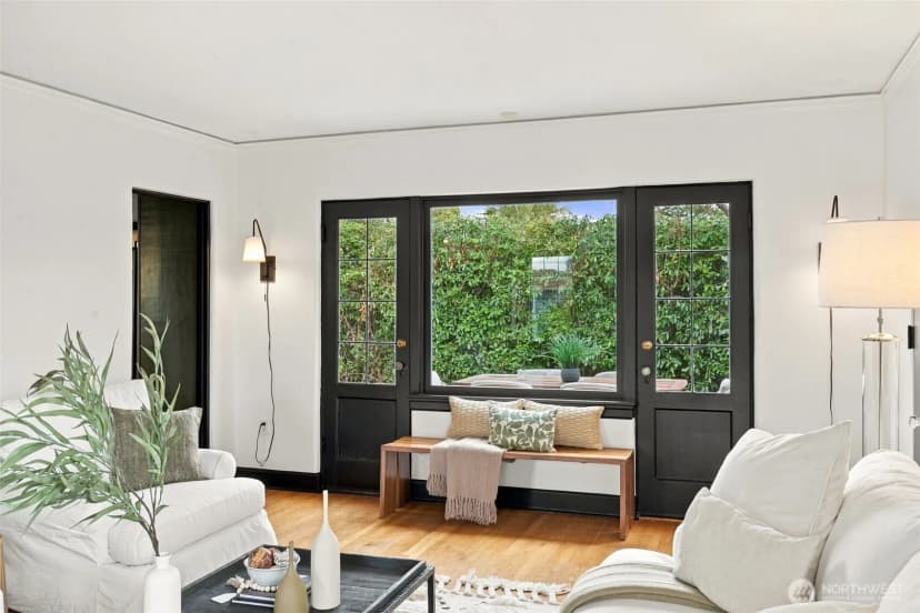 Property photo for 7944 Seward Park Avenue S, Seattle photo 8