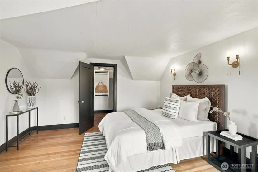 Property photo for 7944 Seward Park Avenue S, Seattle photo 20