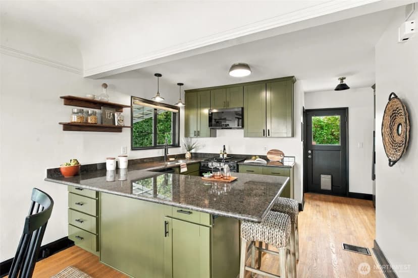 Property photo for 7944 Seward Park Avenue S, Seattle photo 14