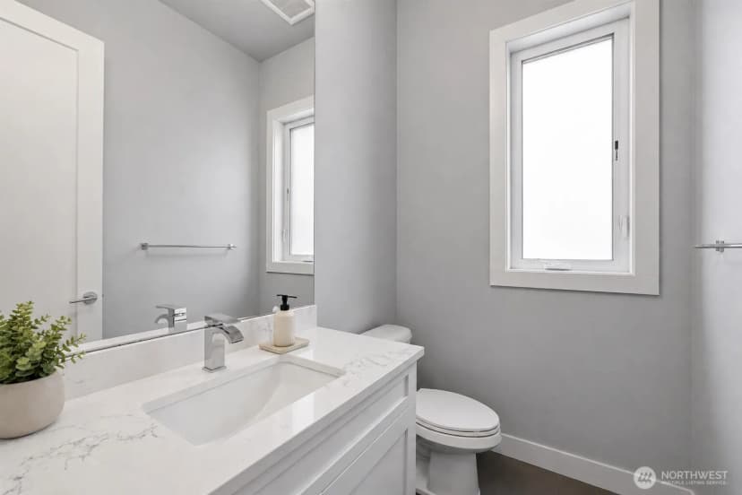 Property photo for 2306 Ne 145th Street, Shoreline photo 13