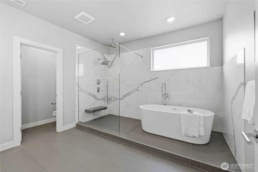 Property photo for 2306 Ne 145th Street, Shoreline photo 19