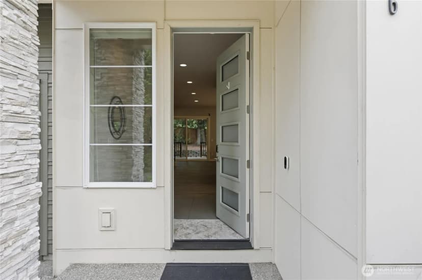 Property photo for 2306 Ne 145th Street, Shoreline photo 2
