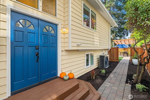 Property photo for 6723 Dibble Avenue Nw, Seattle photo 3