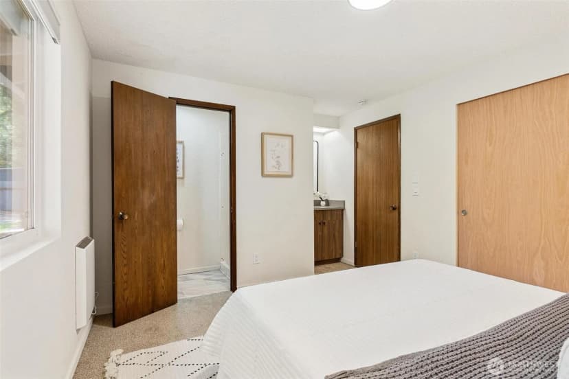 Property photo for 21000 121st Place Se, Kent photo 19