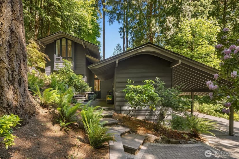 Property photo for 5 Lindley Road, Mercer Island photo 2