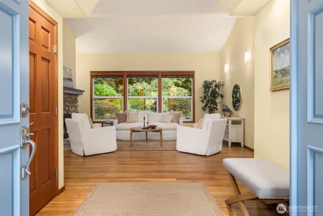 Property photo for 8387 Ne Sumanee Place, Bainbridge Island photo 3