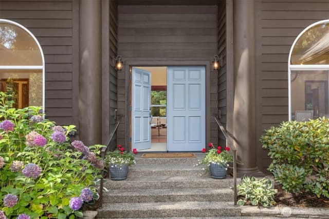 Property photo for 8387 Ne Sumanee Place, Bainbridge Island photo 2