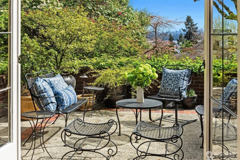 Property photo for 115 Dorffel Drive E, Seattle photo 14