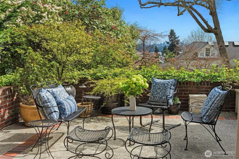 Property photo for 115 Dorffel Drive E, Seattle photo 13