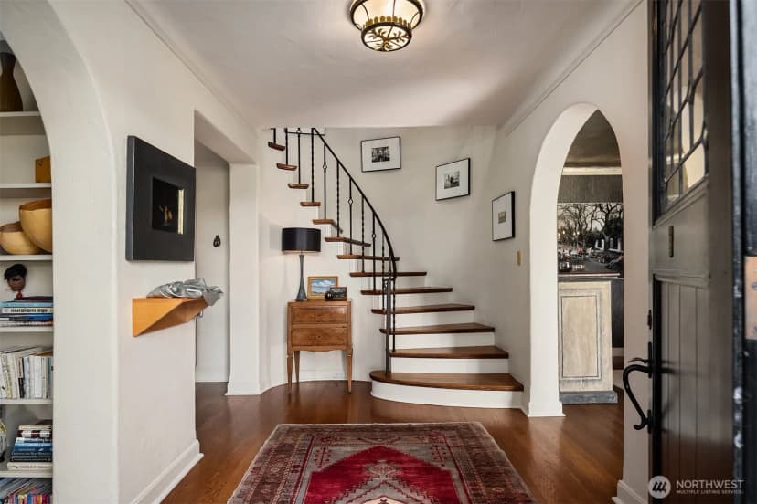 Property photo for 115 Dorffel Drive E, Seattle photo 18
