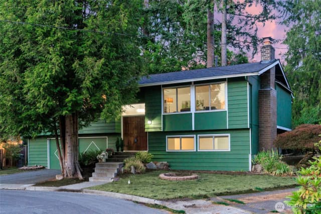 Property photo for 12822 Ne 68th Street, Kirkland