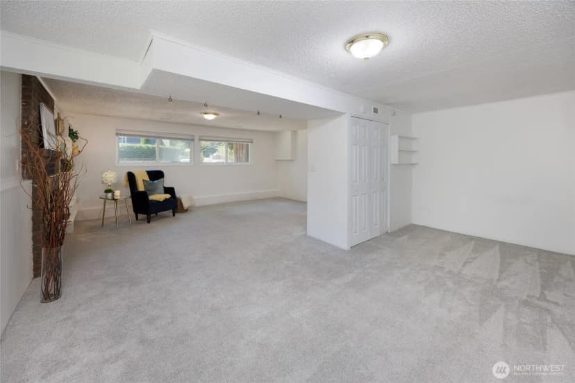 Property photo for 12822 Ne 68th Street, Kirkland photo 28