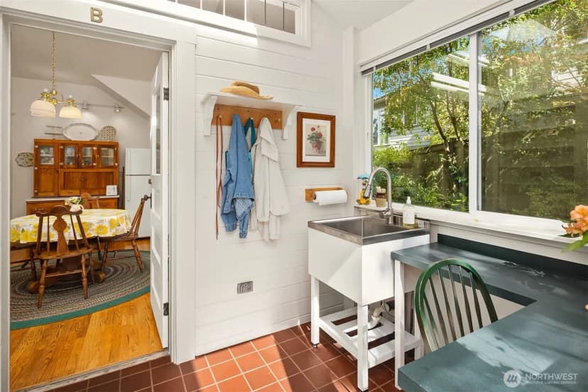 Property photo for 522 Dayton Street, Edmonds photo 5