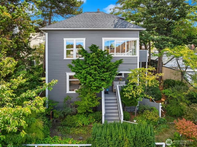 Property photo for 522 Dayton Street, Edmonds photo 2