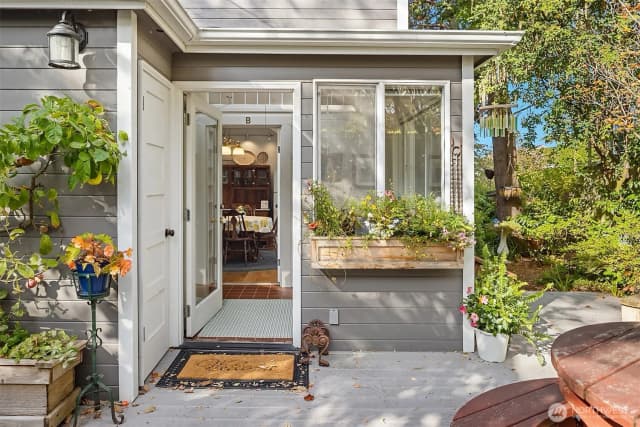 Property photo for 522 Dayton Street, Edmonds photo 4