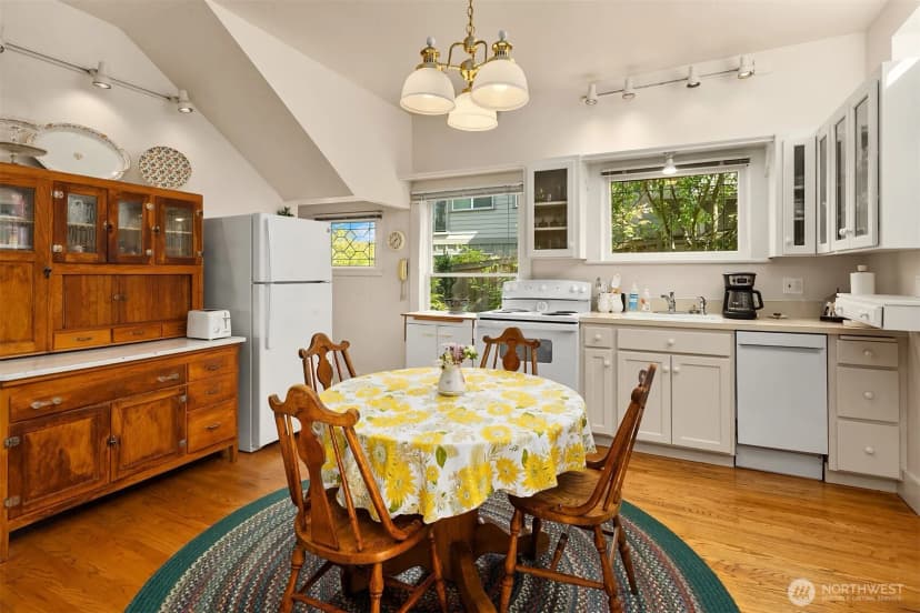 Property photo for 522 Dayton Street, Edmonds photo 8