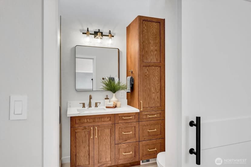 Property photo for 1400 Bellevue Way Se #1, Bellevue photo 16