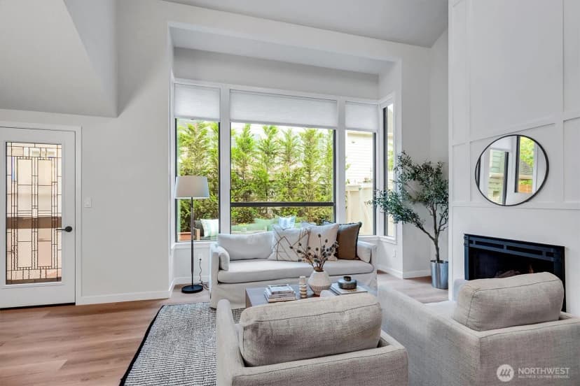 Property photo for 1400 Bellevue Way Se #1, Bellevue