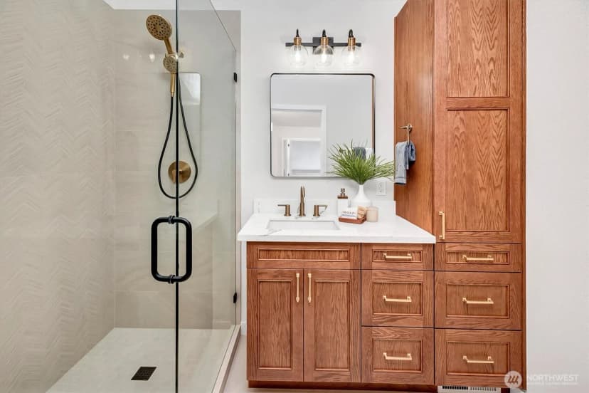 Property photo for 1400 Bellevue Way Se #1, Bellevue photo 17