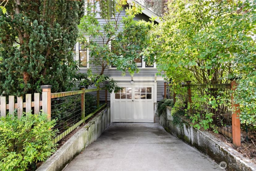 Property photo for 5018 Latona Avenue Ne, Seattle photo 36