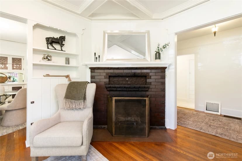 Property photo for 5018 Latona Avenue Ne, Seattle photo 8