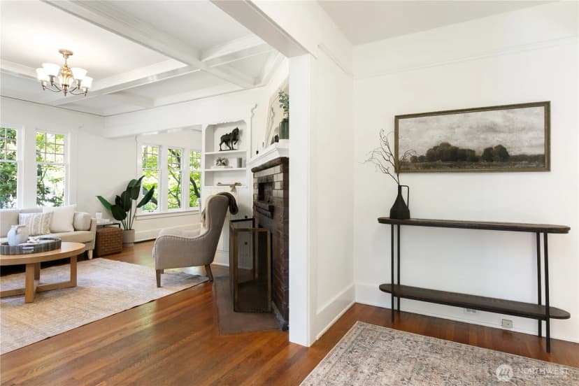 Property photo for 5018 Latona Avenue Ne, Seattle photo 5