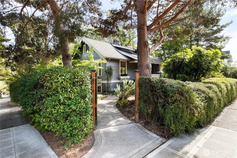 Property photo for 5018 Latona Avenue Ne, Seattle photo 2