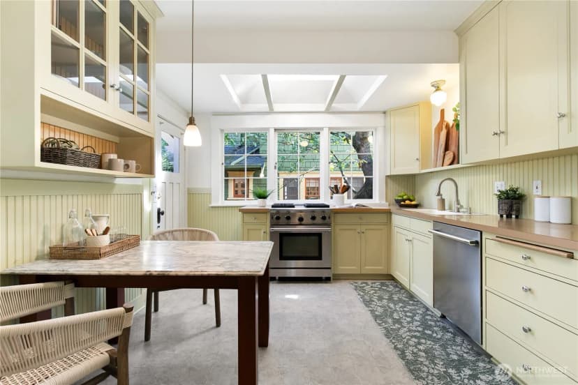 Property photo for 5018 Latona Avenue Ne, Seattle photo 14