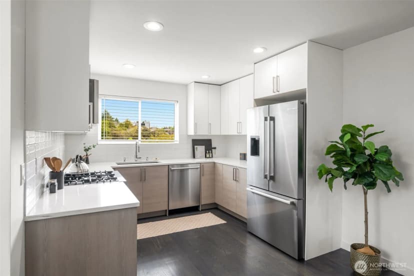 Property photo for 705 20th Place S #a, Seattle photo 5