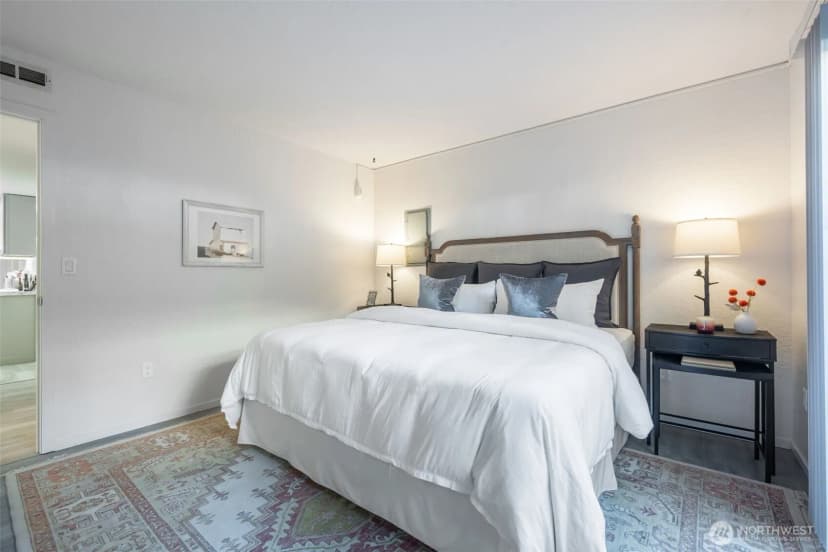 Property photo for 11618 100th Avenue Ne #111, Kirkland photo 11