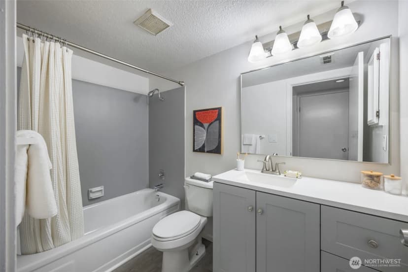 Property photo for 11618 100th Avenue Ne #111, Kirkland photo 15