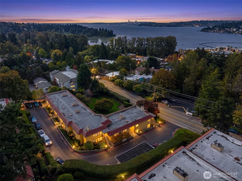 Property photo for 11618 100th Avenue Ne #111, Kirkland photo 23