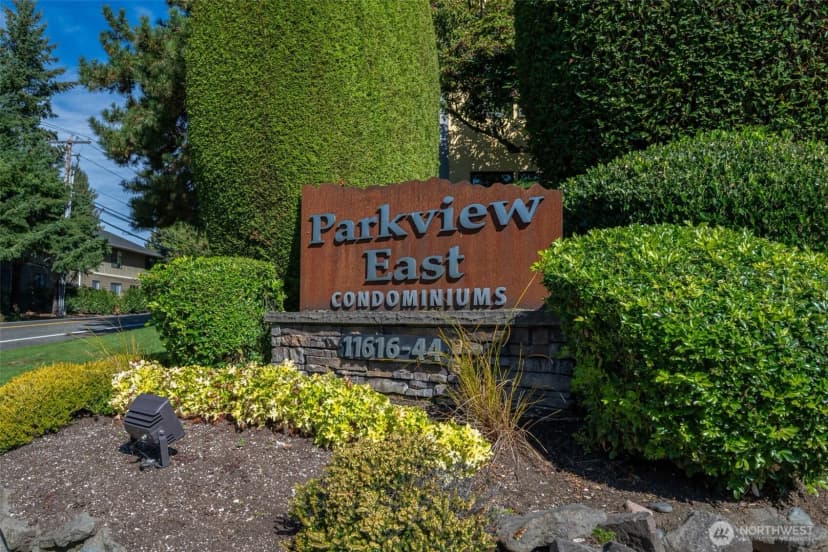 Property photo for 11618 100th Avenue Ne #111, Kirkland photo 2