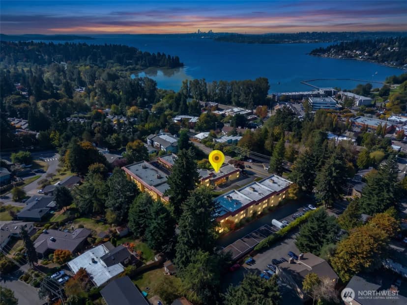 Property photo for 11618 100th Avenue Ne #111, Kirkland photo 24
