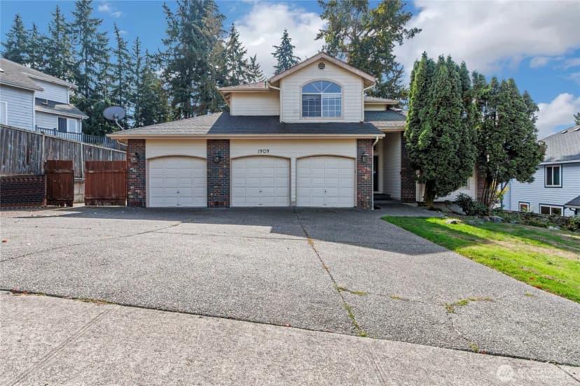 Property photo for 1909 S 375th Street, Federal Way