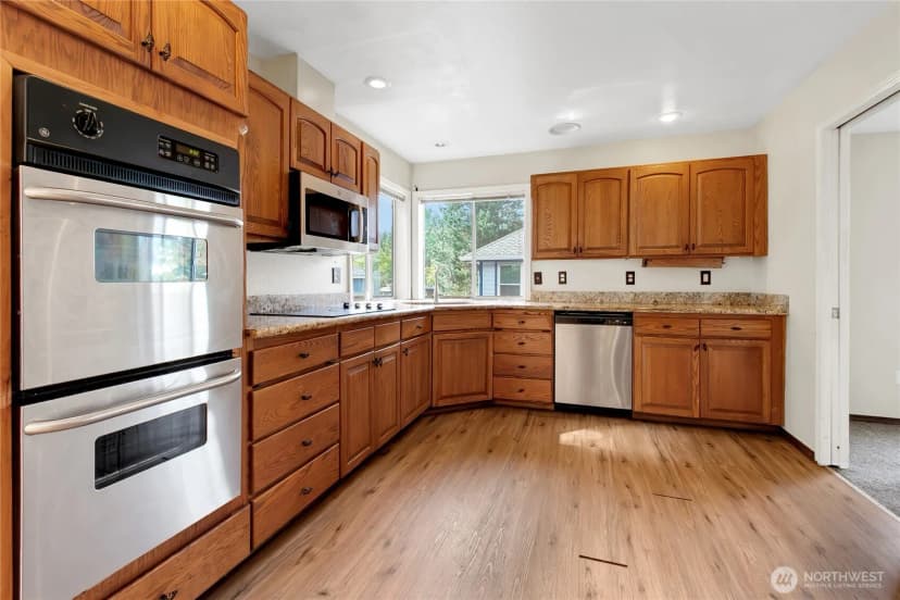 Property photo for 1909 S 375th Street, Federal Way photo 9