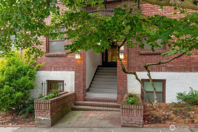 Property photo for 516 E Thomas Street #202, Seattle