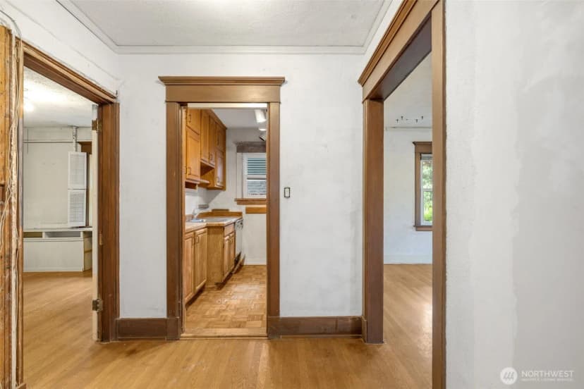 Property photo for 516 E Thomas Street #202, Seattle photo 7