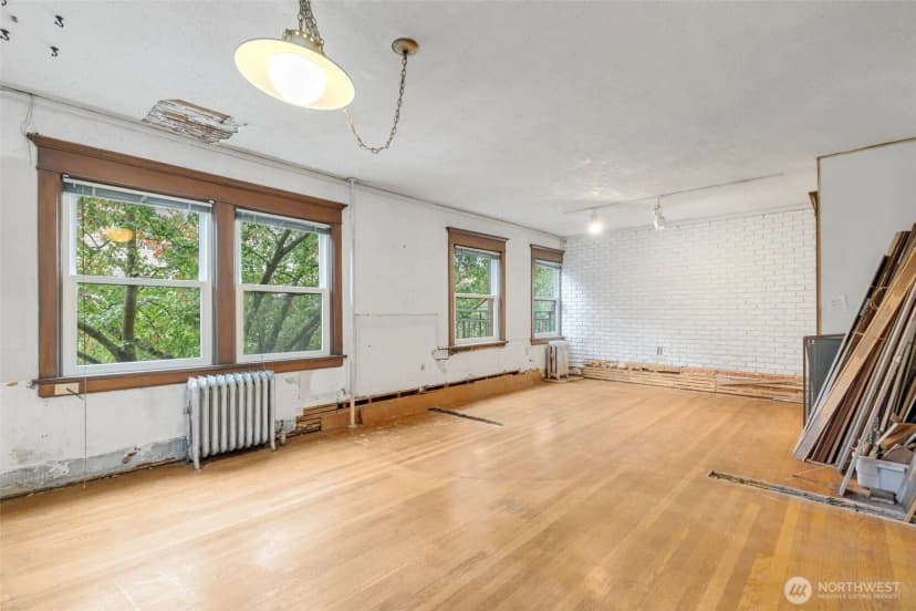 Property photo for 516 E Thomas Street #202, Seattle photo 10