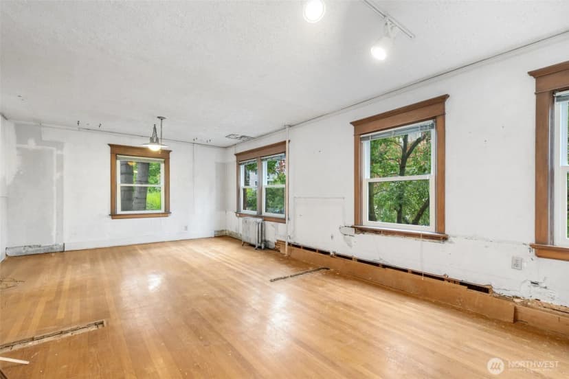 Property photo for 516 E Thomas Street #202, Seattle photo 16