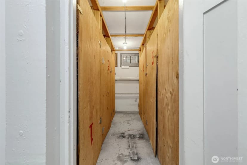 Property photo for 516 E Thomas Street #202, Seattle photo 28