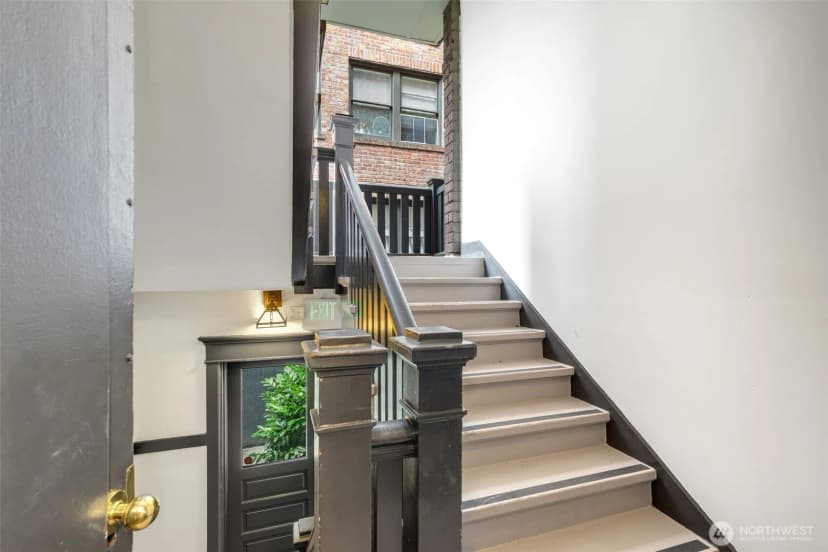 Property photo for 516 E Thomas Street #202, Seattle photo 5