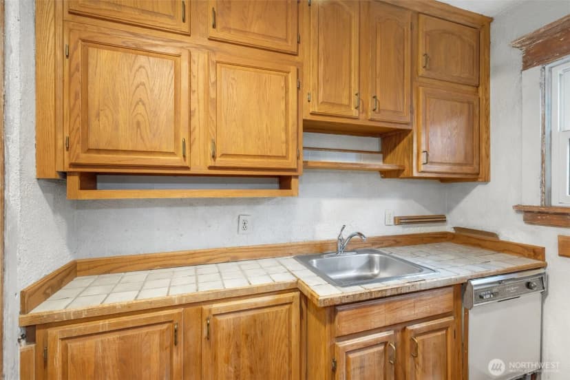 Property photo for 516 E Thomas Street #202, Seattle photo 21